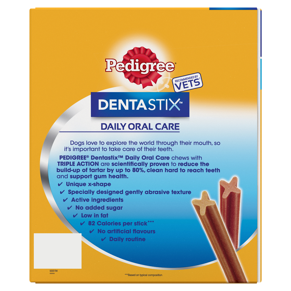 Pedigree DentaStix Daily Dental Dog Treats for Medium Breed Dogs, 105 Sticks