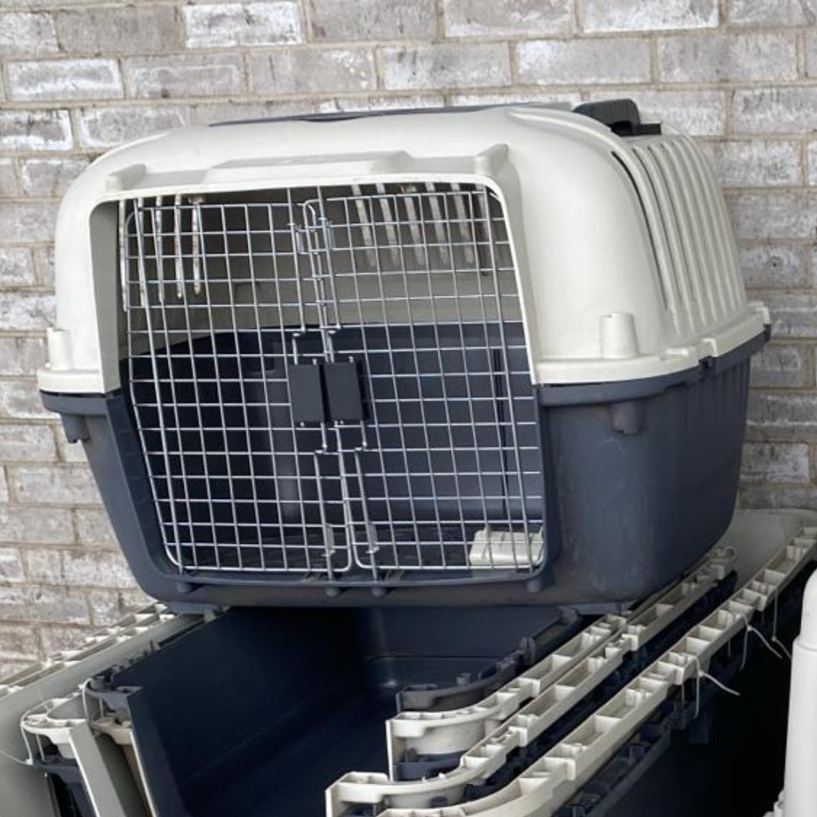 Tip Top Animal Pet Carrier Side Open Aviation Crate